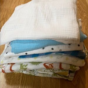 8 Muslin Swaddle Blankets